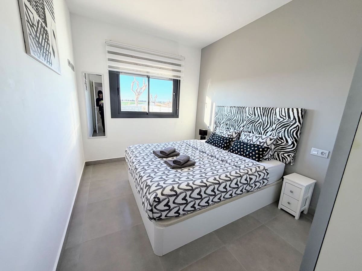 Apartamento de 2 habitaciones en Pilar de la Horadada en venta con piscina garaje - 219.900 € (Ref: 9461963)