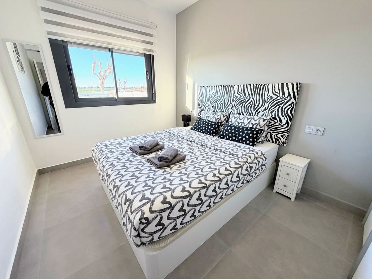 Apartamento de 2 habitaciones en Pilar de la Horadada en venta con piscina garaje - 219.900 € (Ref: 9461963)