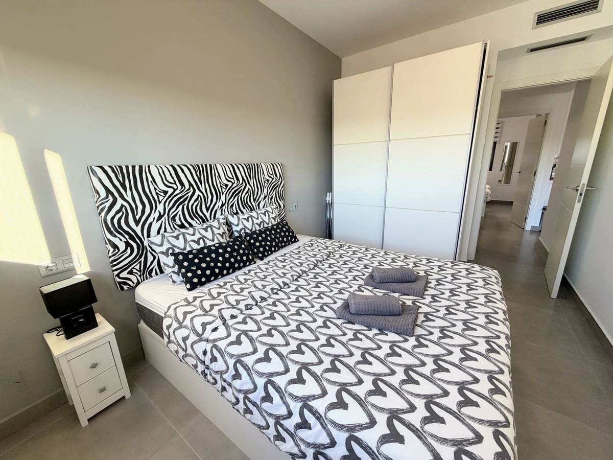 Apartamento de 2 habitaciones en Pilar de la Horadada en venta con piscina garaje - 219.900 € (Ref: 9461963)