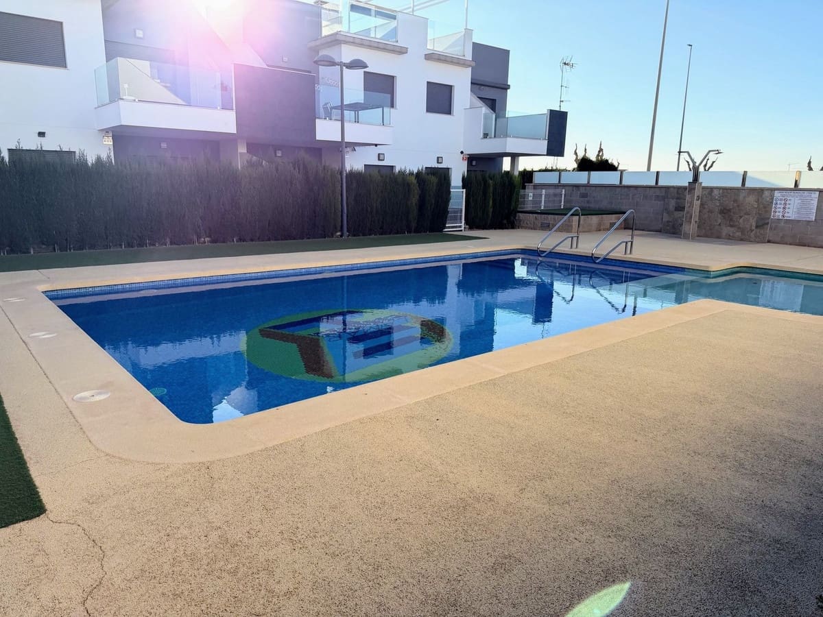 2 soverom Leilighet til salgs i Pilar de la Horadada med svømmebasseng garasje - € 219 900 (Ref: 9461963)