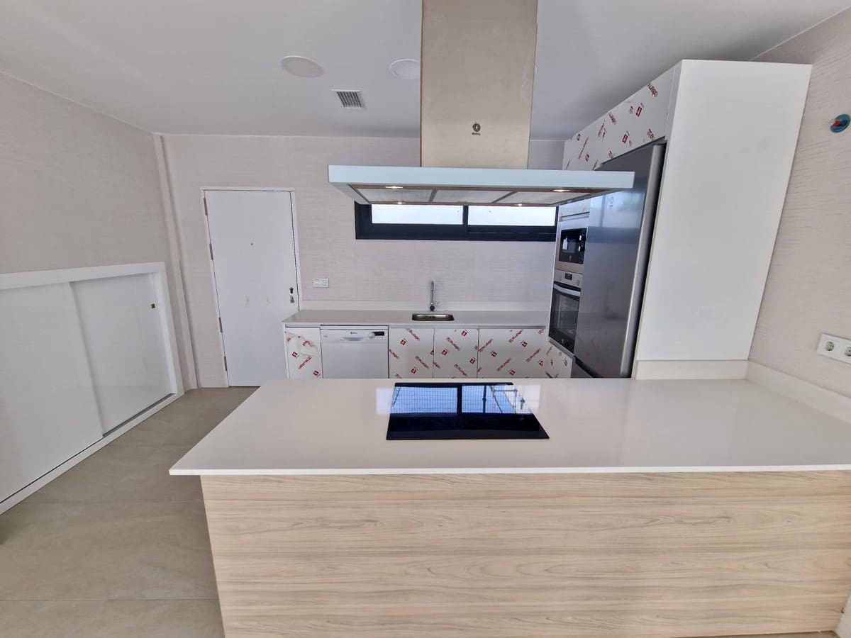 4 soverom Villa til salgs i Manilva med svømmebasseng - € 780 000 (Ref: 9464899)