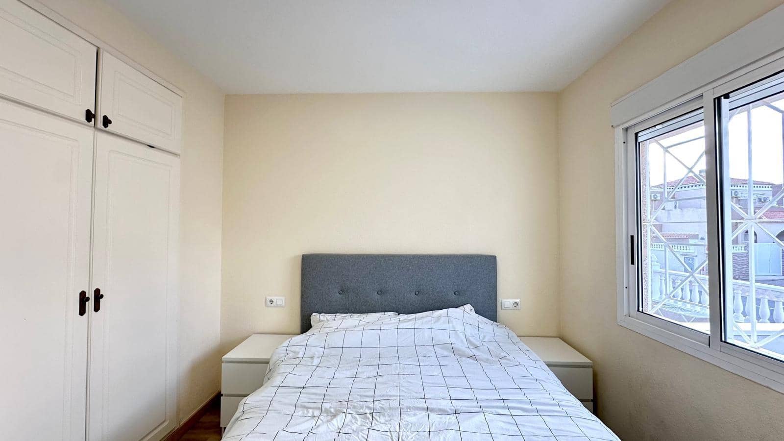 2 quarto Bungalow para venda em Torrevieja com piscina - 194 900 € (Ref: 9464905)