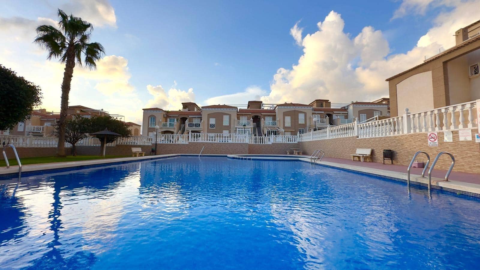 2 bedroom Bungalow for sale in Torrevieja with pool - € 194,900 (Ref: 9464905)