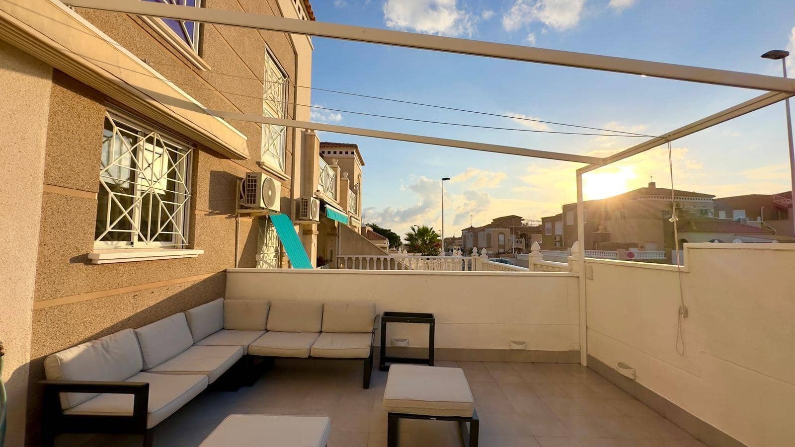 2 bedroom Bungalow for sale in Torrevieja with pool - € 194,900 (Ref: 9464905)