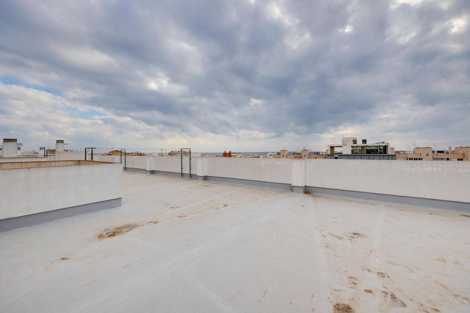 Apartamento de 3 habitaciones en Torrevieja en venta con piscina - 159.969 € (Ref: 9464906)