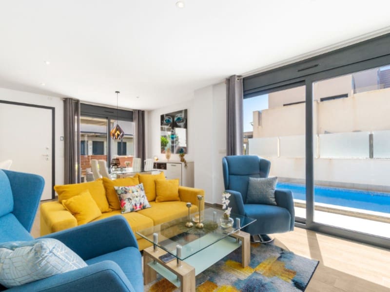 Chalet de 5 habitaciones en Torrevieja en venta - 439.000 € (Ref: 9464908)