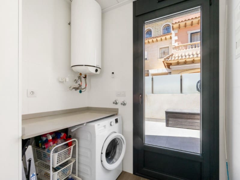 Chalet de 5 habitaciones en Torrevieja en venta - 439.000 € (Ref: 9464908)