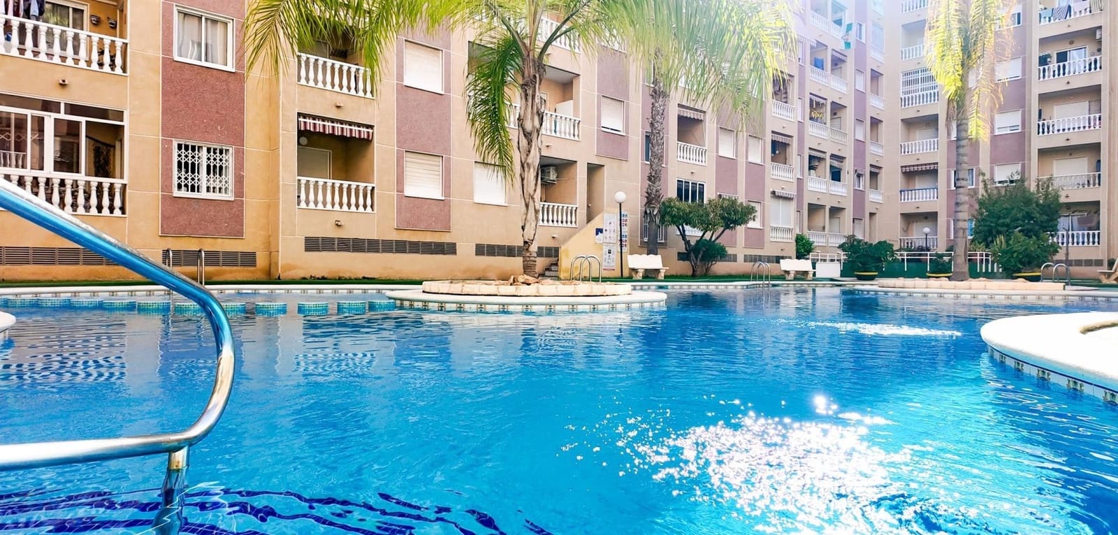 2 Zimmer Apartment zu verkaufen in Torrevieja mit Pool - 169.900 € (Ref: 9465495)