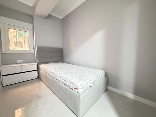 3 quarto Apartamento para venda em Las Piscinas Naturales, Torrevieja - 180 000 € (Ref: 9468314)