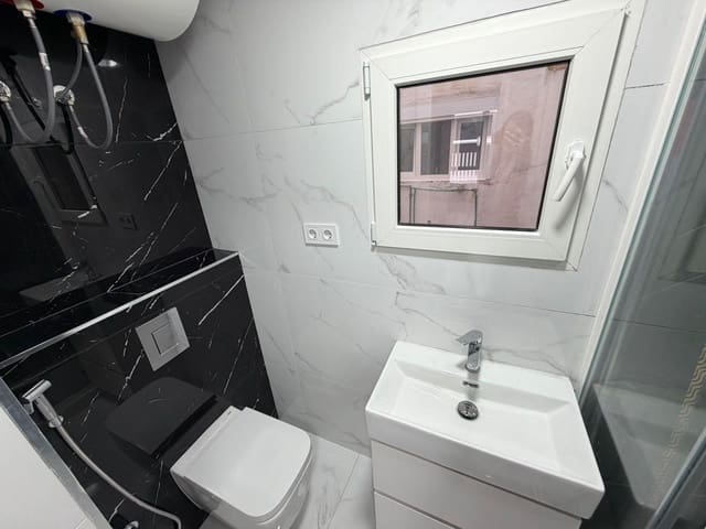 Apartamento de 3 habitaciones en Las Piscinas Naturales, Torrevieja en venta - 250.000 € (Ref: 9468315)