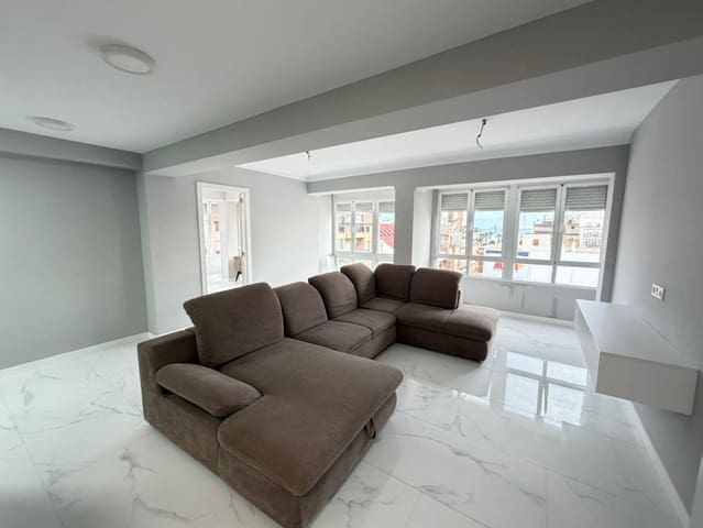 Apartamento de 3 habitaciones en Las Piscinas Naturales, Torrevieja en venta - 250.000 € (Ref: 9468315)