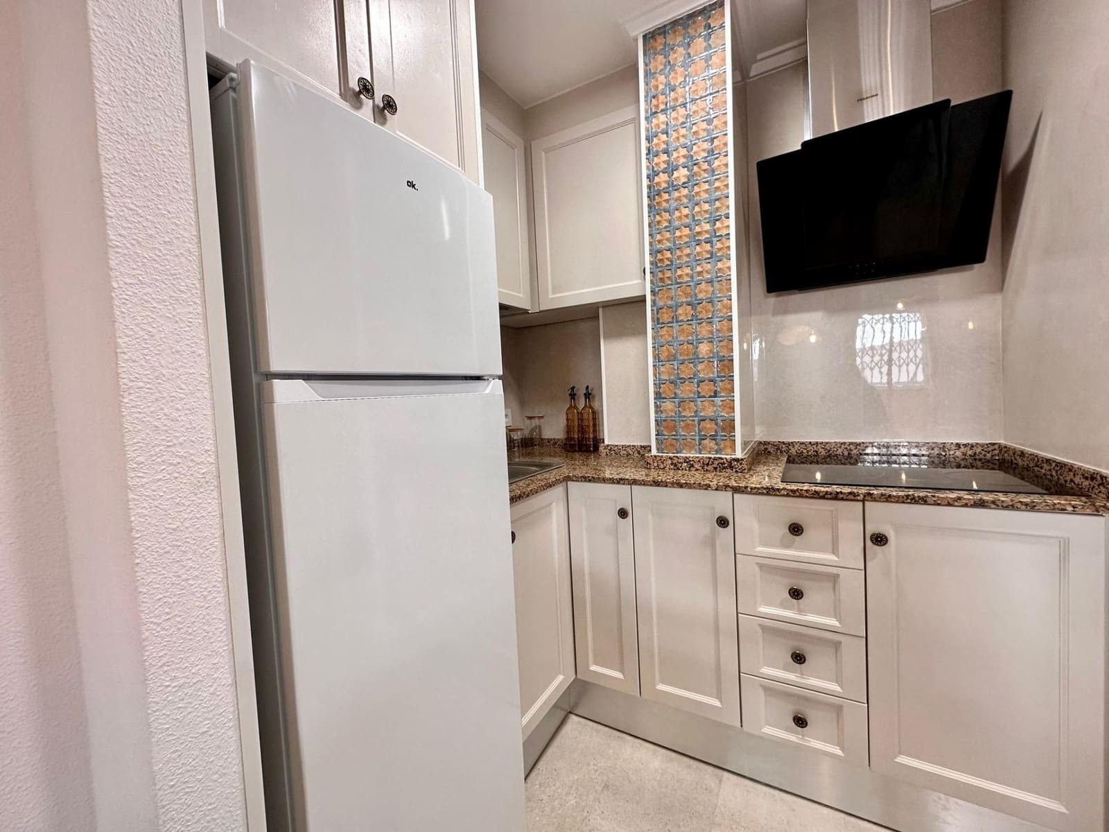 Apartamento de 2 habitaciones en Torrevieja en venta con piscina - 169.900 € (Ref: 9468316)