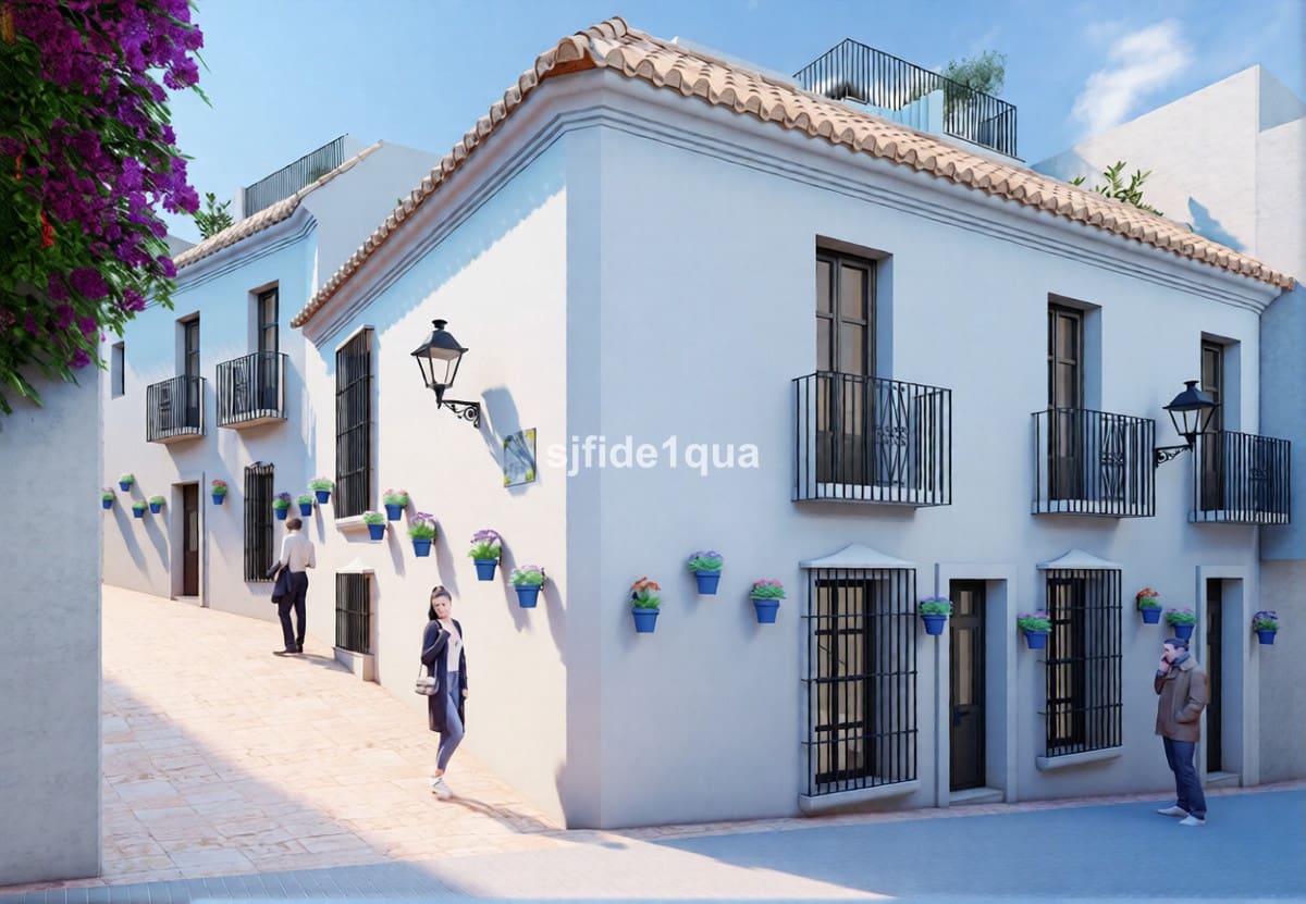 2 bedroom Townhouse for sale in Estepona - € 695,000 (Ref: 9470317)