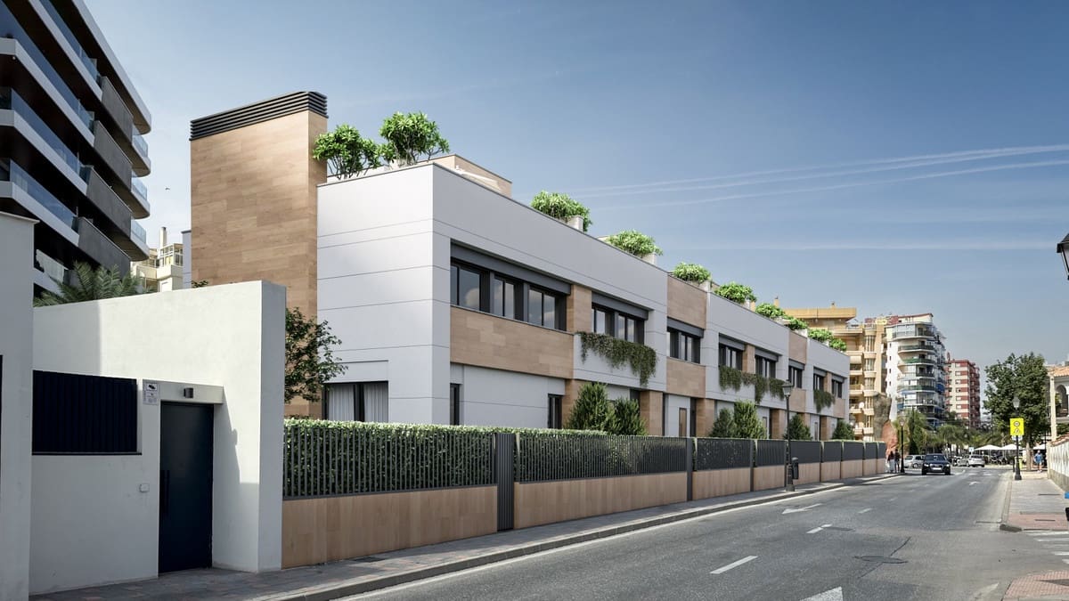 3 sovrum Semi-fristående Villa till salu i Fuengirola med pool - 1 388 750 € (Ref: 9470318)