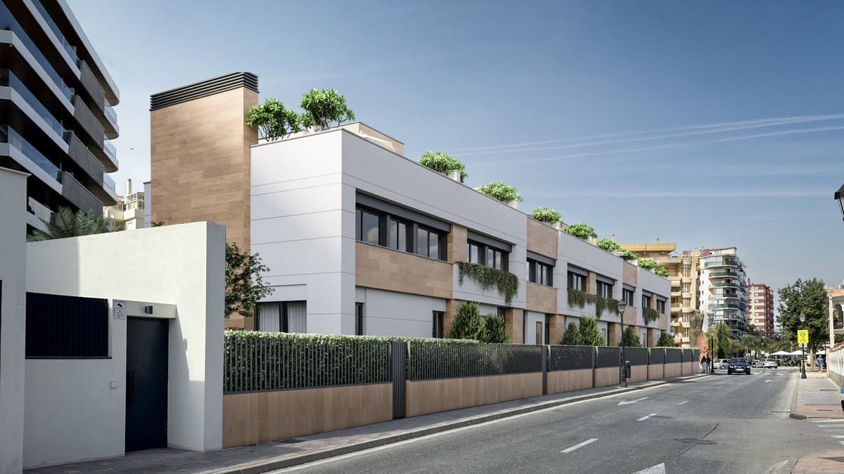 3 soveværelse Semi-Rækkehus til salg i Fuengirola med swimmingpool - € 1.435.000 (Ref: 9470318)