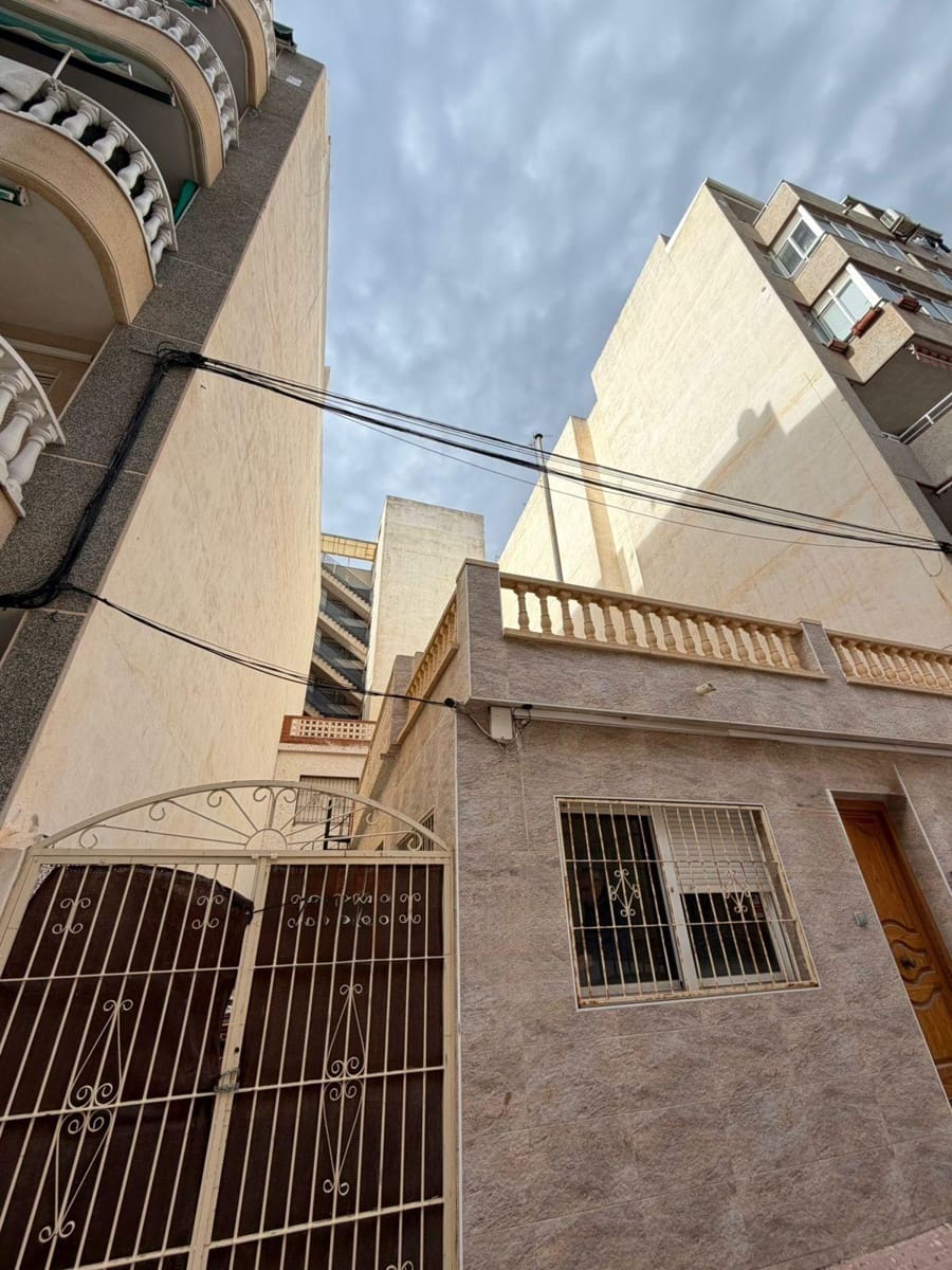 3 bedroom Townhouse for sale in Torrevieja - € 280,000 (Ref: 9470324)