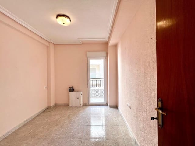 Apartamento de 3 habitaciones en Centro - Muelle Pesquero, Torrevieja en venta - 198.000 € (Ref: 9470325)