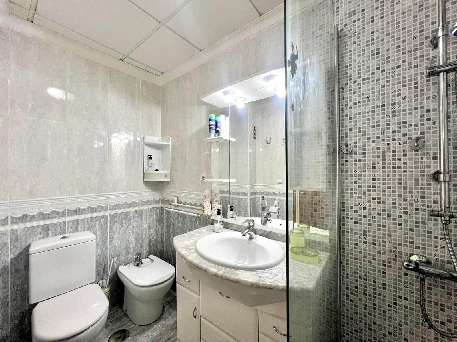 Apartamento de 3 habitaciones en Torrevieja en venta - 198.000 € (Ref: 9470325)