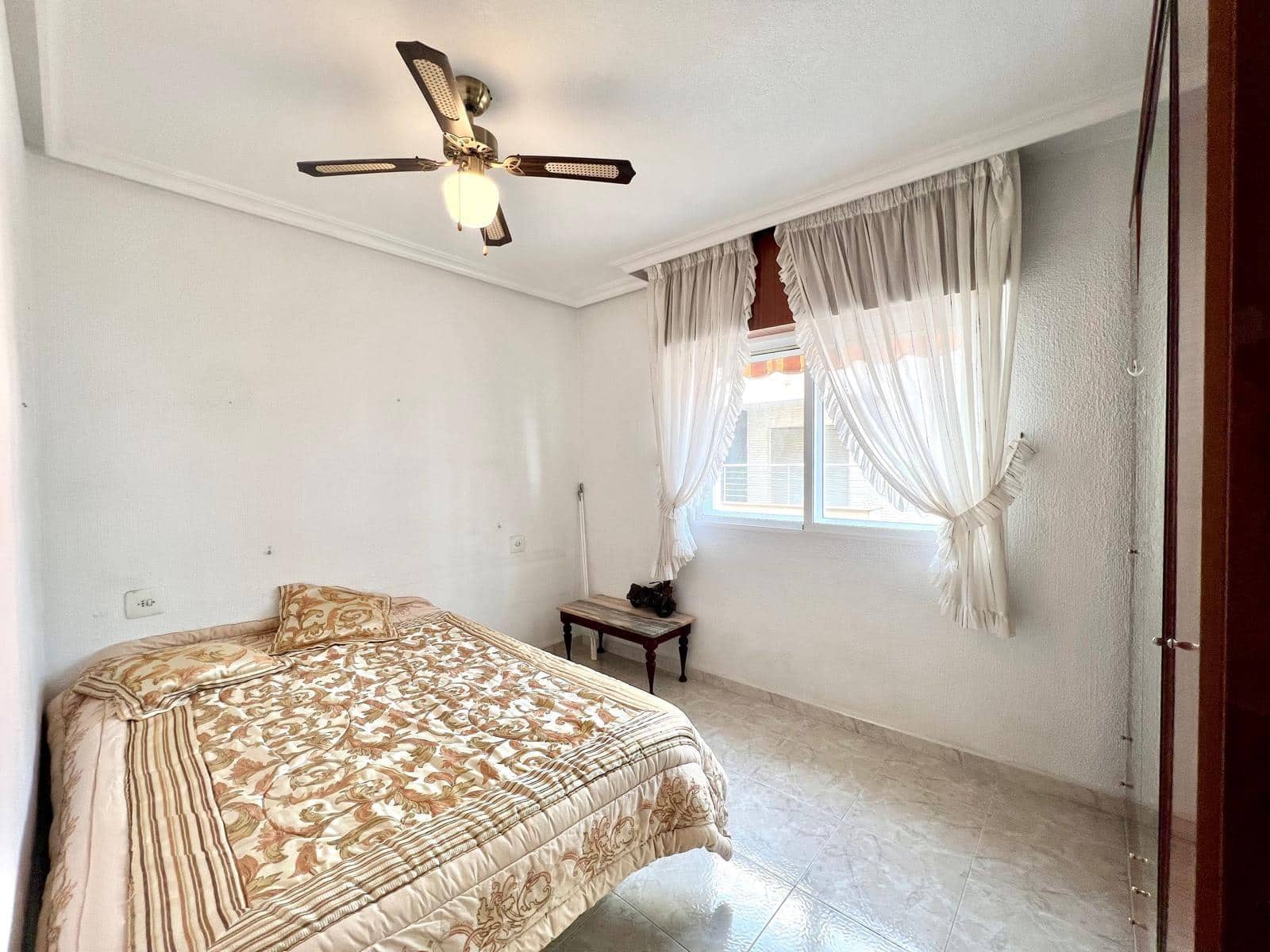 Apartamento de 3 habitaciones en Torrevieja en venta - 198.000 € (Ref: 9470325)