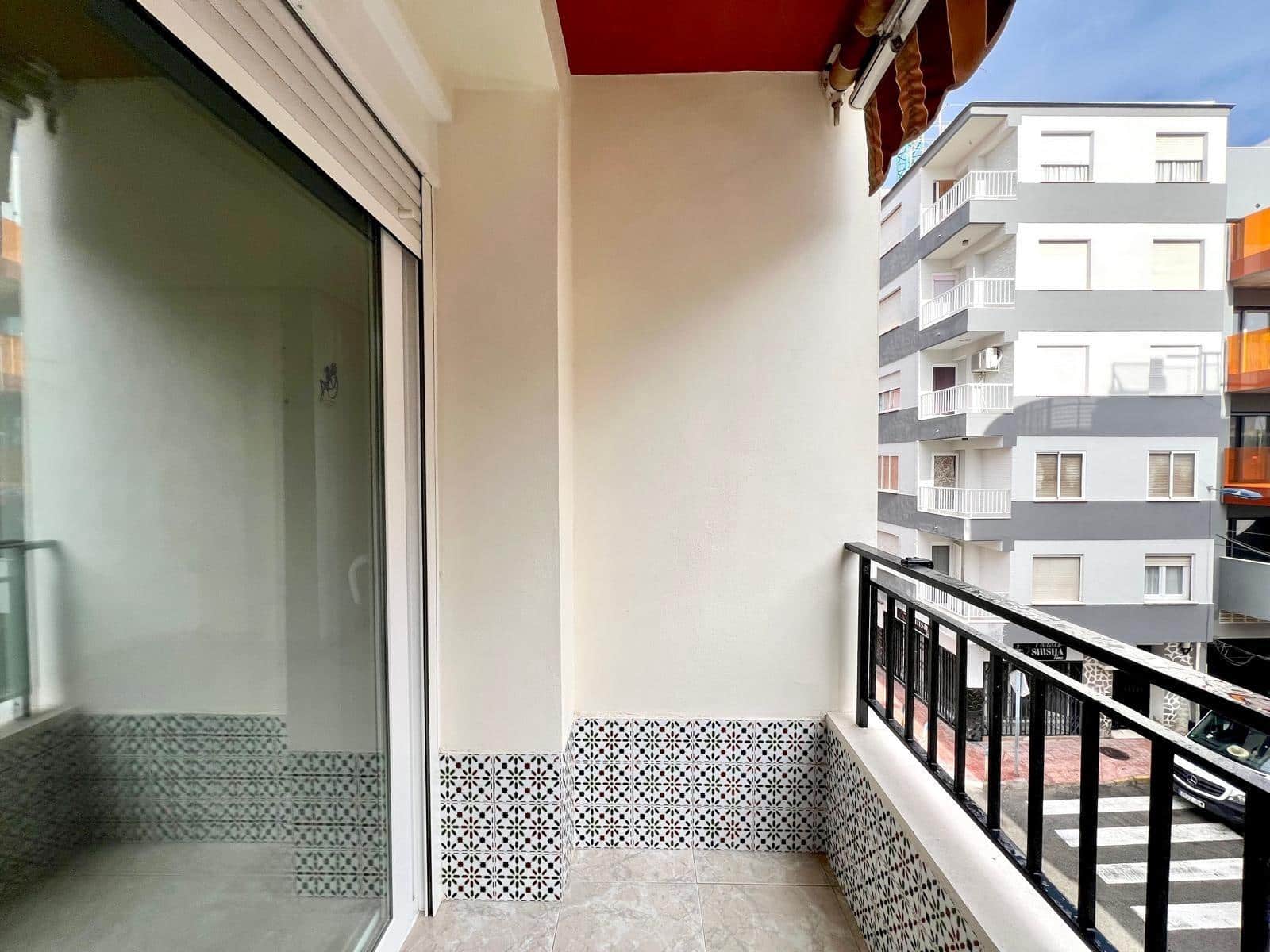 Apartamento de 3 habitaciones en Torrevieja en venta - 198.000 € (Ref: 9470325)