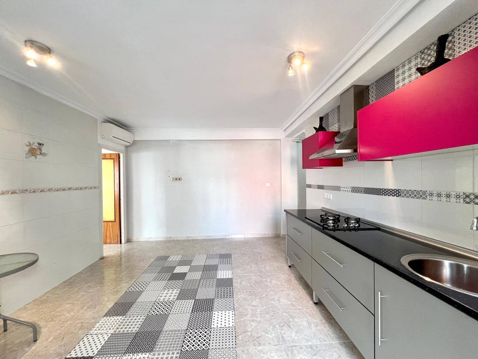 Apartamento de 3 habitaciones en Torrevieja en venta - 198.000 € (Ref: 9470325)