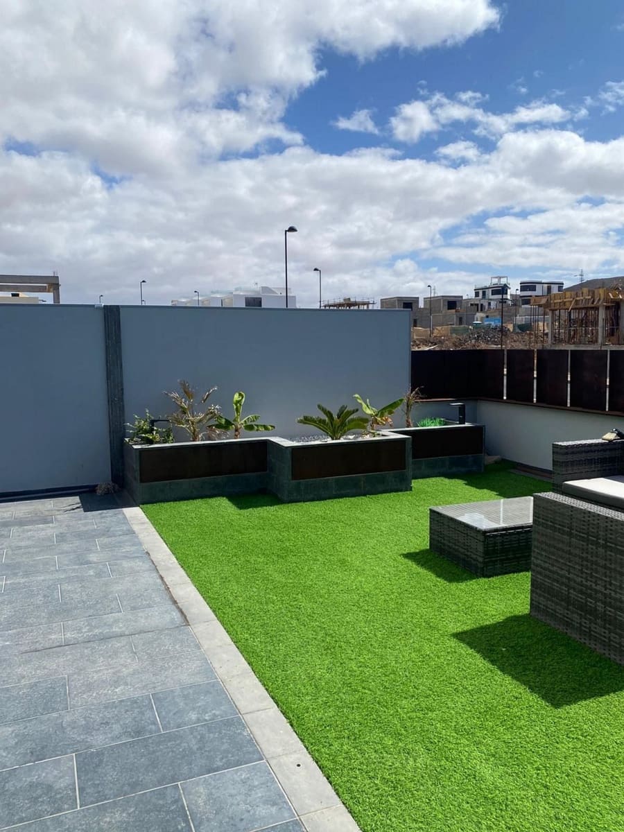 Chalet de 4 habitaciones en Corralejo en venta con piscina - 1.545.000 € (Ref: 9470328)