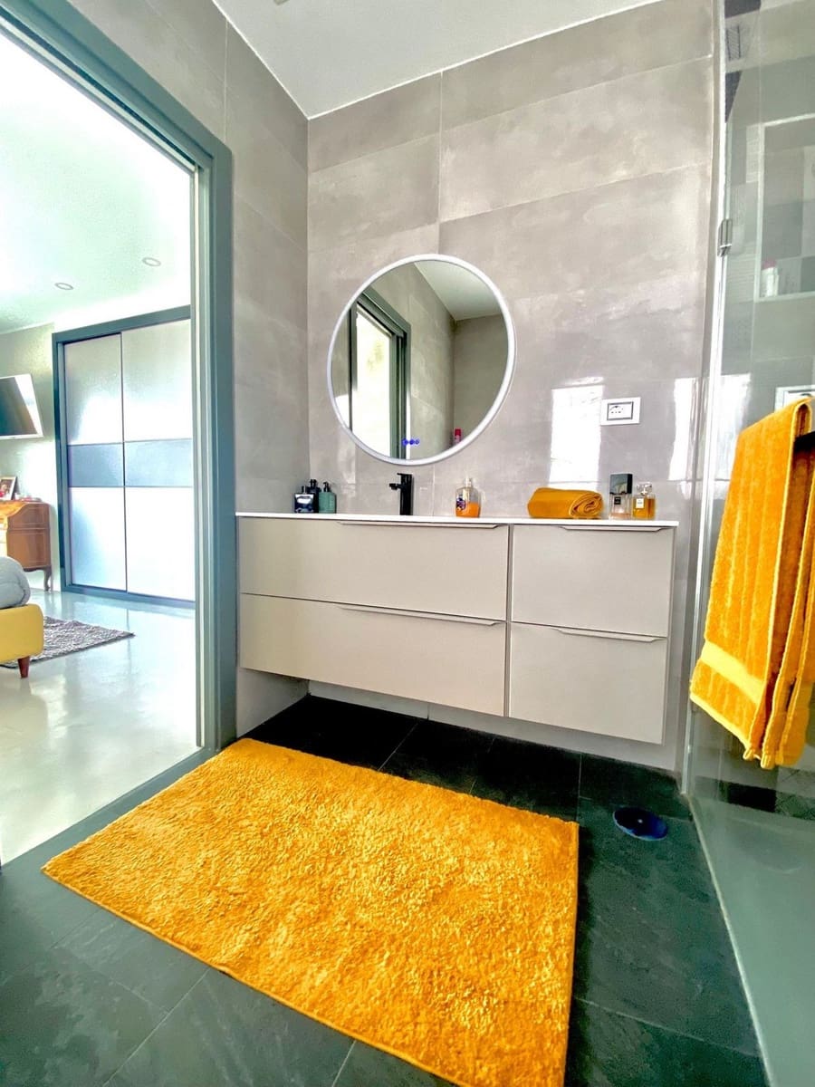 Chalet de 4 habitaciones en Corralejo en venta con piscina - 1.545.000 € (Ref: 9470328)