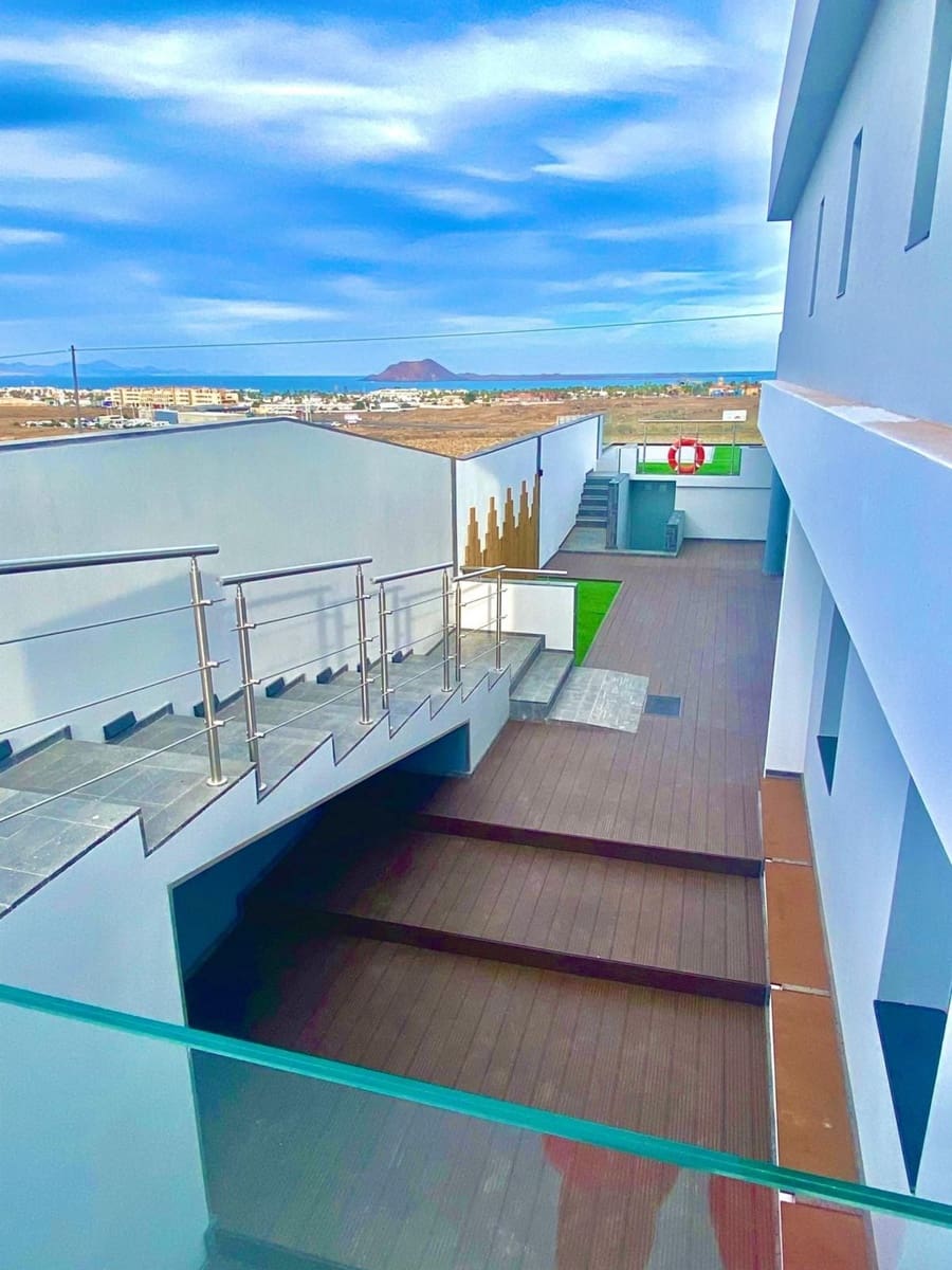 Chalet de 4 habitaciones en Corralejo en venta con piscina - 1.545.000 € (Ref: 9470328)