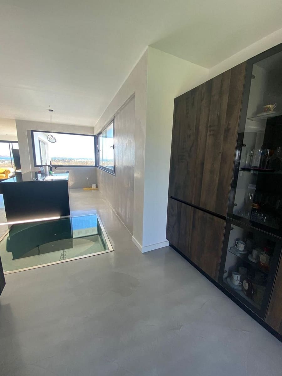 4 bedroom Villa for sale in Corralejo with pool - € 1,545,000 (Ref: 9470328)