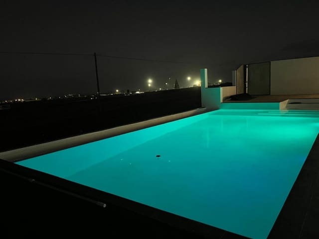 4 soveværelse Villa til salg i Corralejo, La Oliva med swimmingpool - € 1.545.000 (Ref: 9470328)