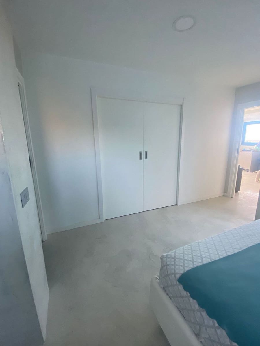 4 bedroom Villa for sale in Corralejo with pool - € 1,545,000 (Ref: 9470328)