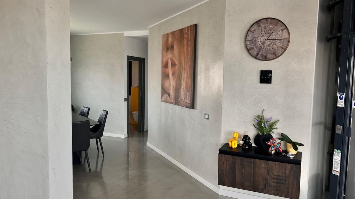 4 bedroom Villa for sale in Corralejo with pool - € 1,545,000 (Ref: 9470328)