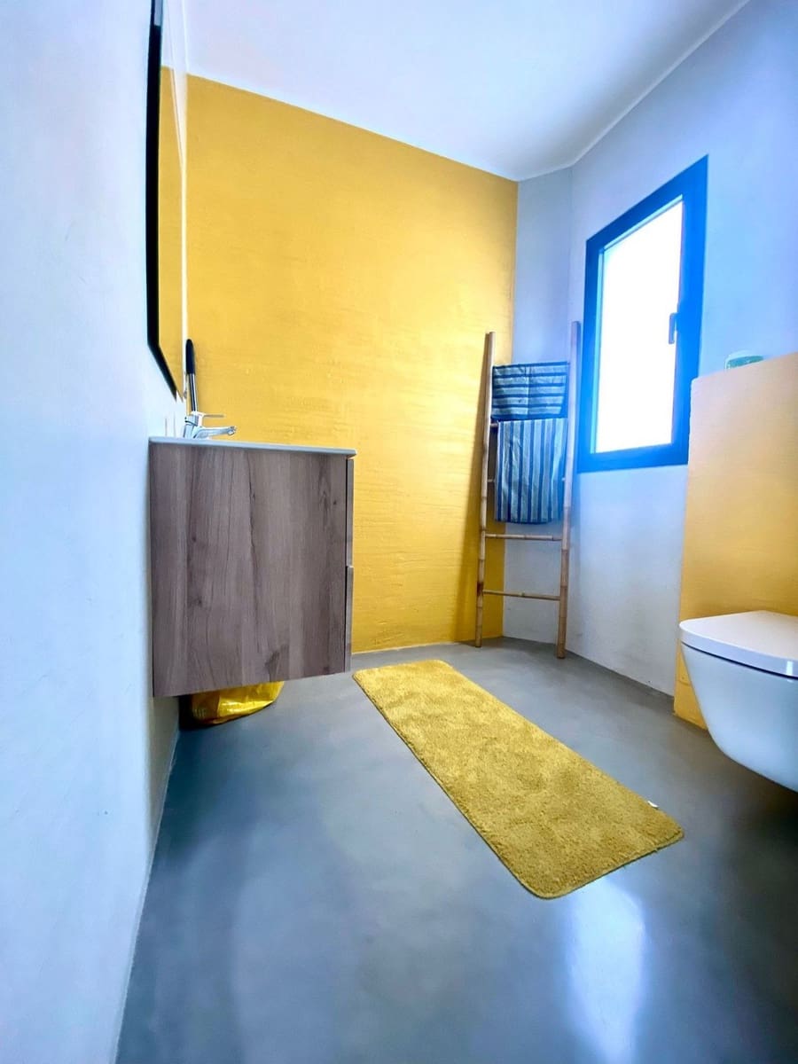 4 bedroom Villa for sale in Corralejo with pool - € 1,545,000 (Ref: 9470328)
