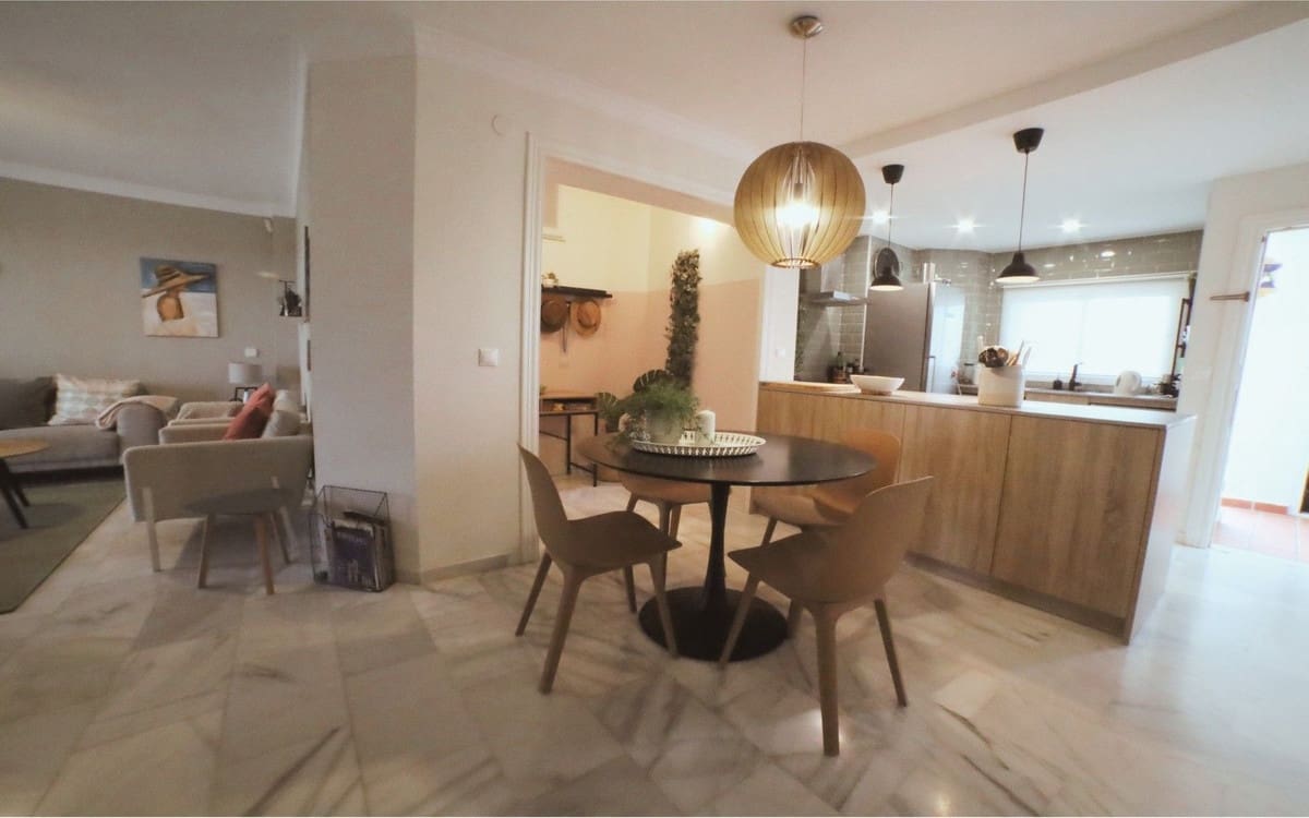 Apartamento de 2 habitaciones en Calahonda en venta - 320.000 € (Ref: 9474047)