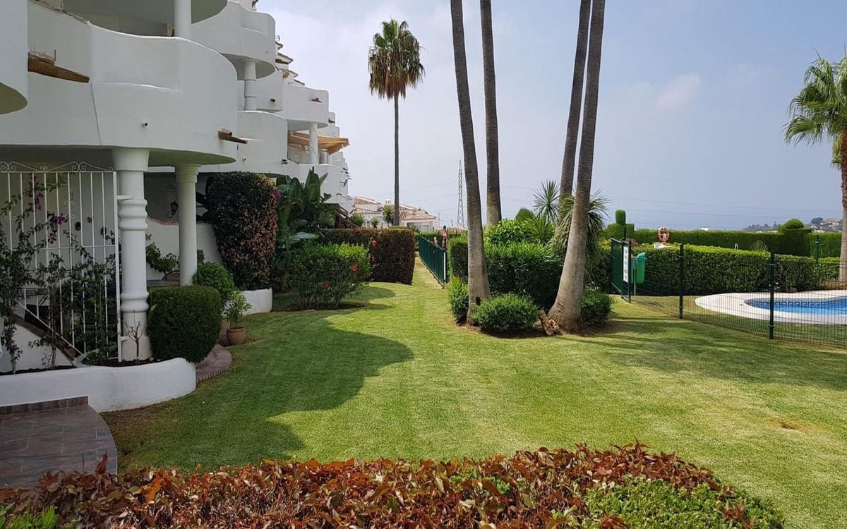 Apartamento de 2 habitaciones en Calahonda en venta - 320.000 € (Ref: 9474047)