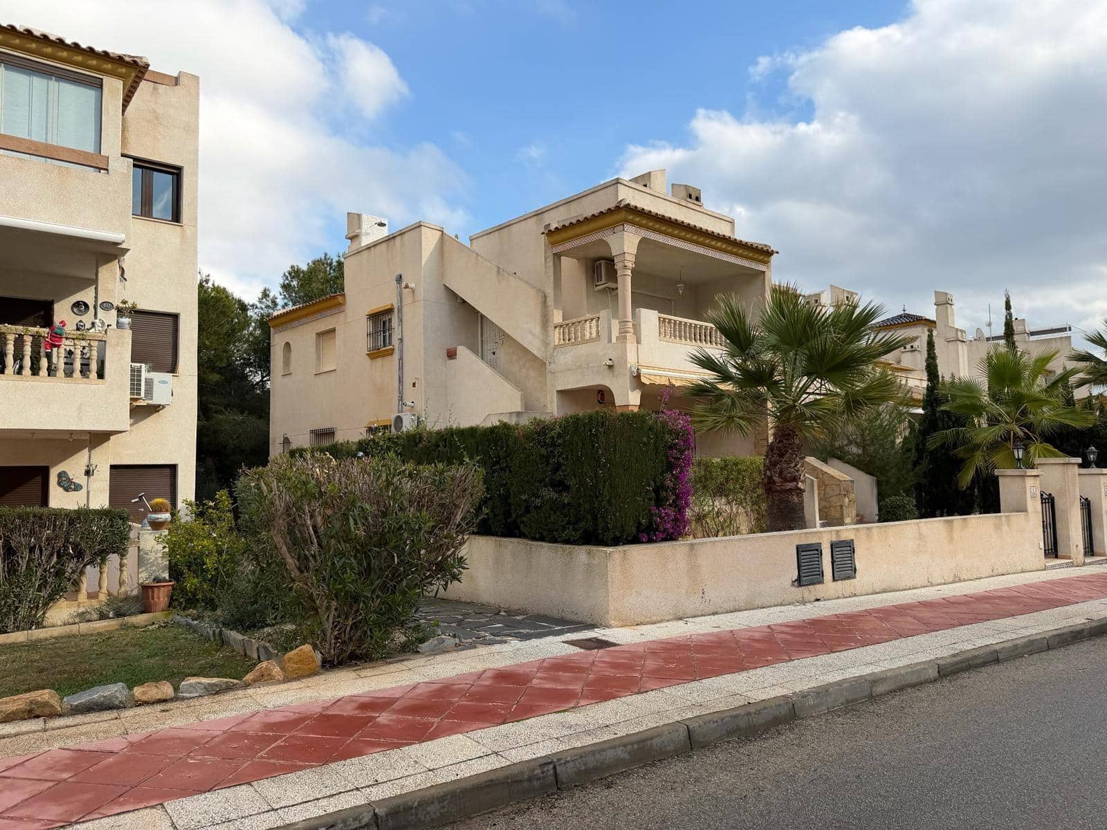 2 bedroom Apartment for sale in Orihuela Costa with pool - € 159,900 (Ref: 9475531)