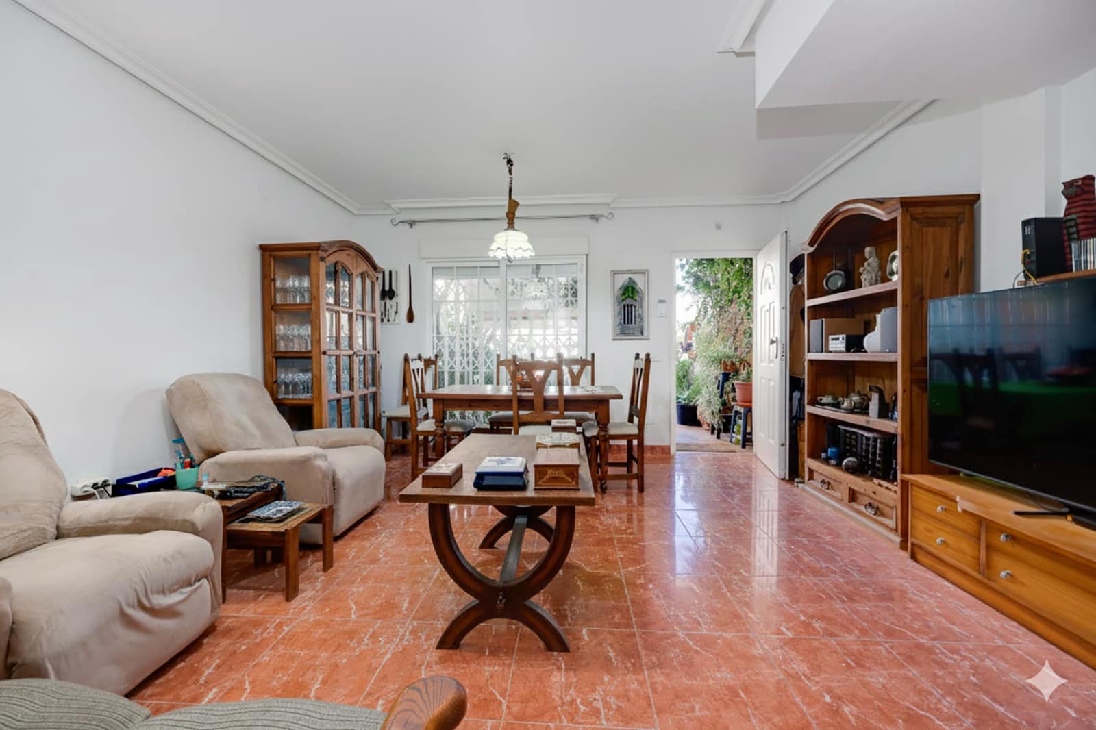 4 Zimmer Villa zu verkaufen in Orihuela Costa mit Pool Garage - 225.000 € (Ref: 9475537)