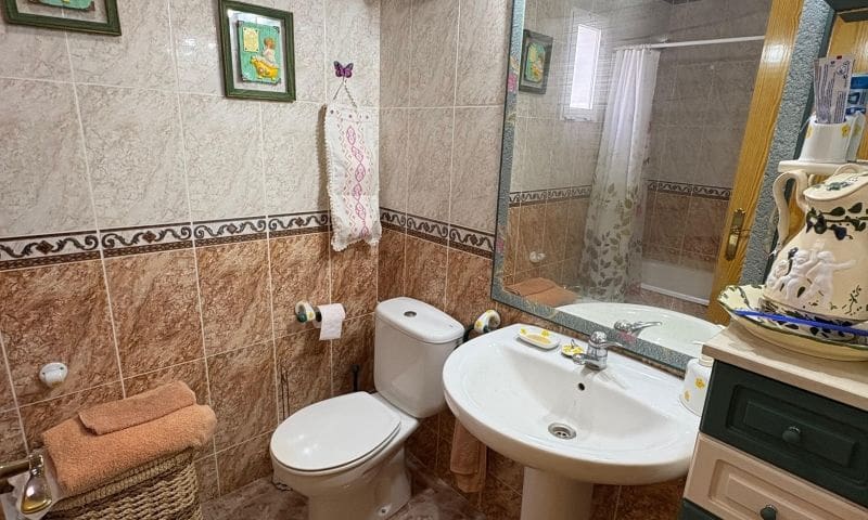 2 bedroom Apartment for sale in Torrevieja - € 187,500 (Ref: 9475540)