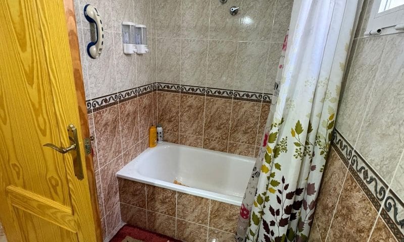 2 bedroom Apartment for sale in Torrevieja - € 187,500 (Ref: 9475540)