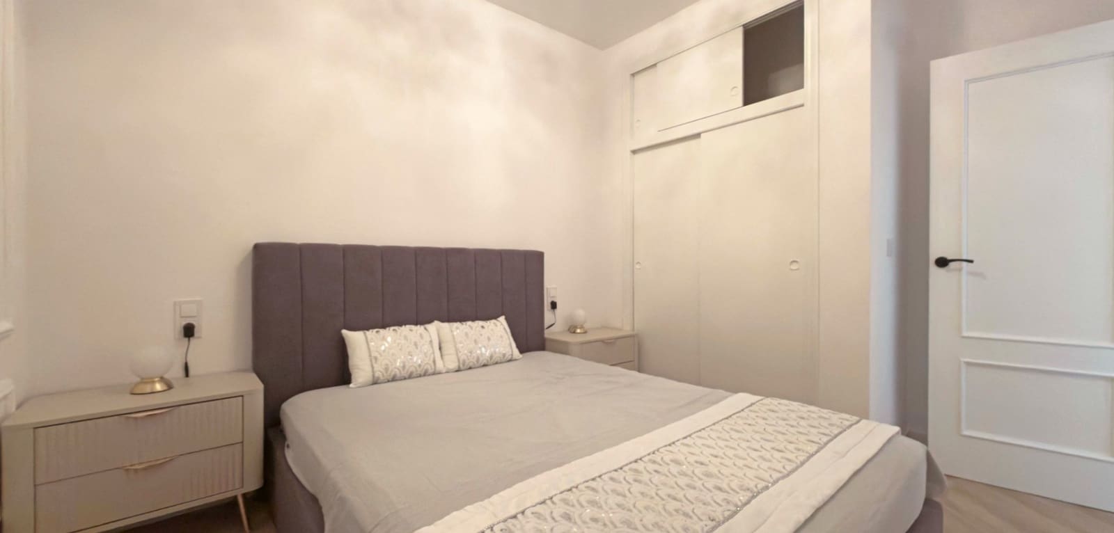 2 bedroom Apartment for sale in Torrevieja with pool - € 169,000 (Ref: 9481106)