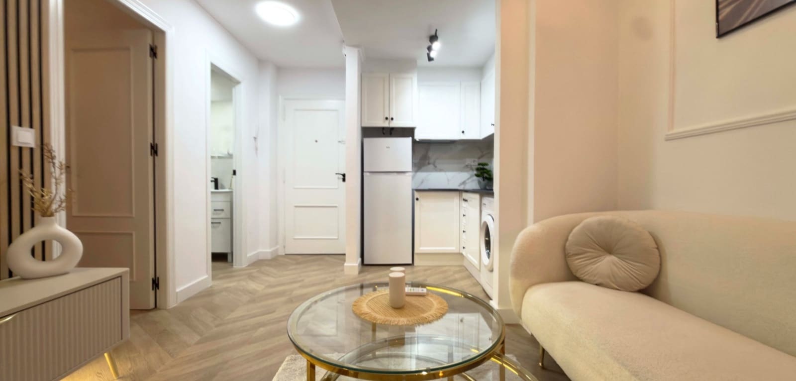 2 bedroom Apartment for sale in Torrevieja with pool - € 169,000 (Ref: 9481106)