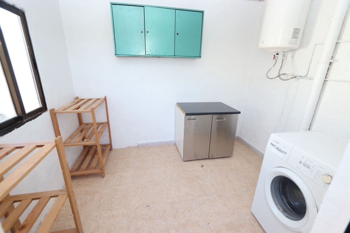 3 slaapkamer Halfvrijstaande villa te koop in Los Balcones - € 165.000 (Ref: 9481110)