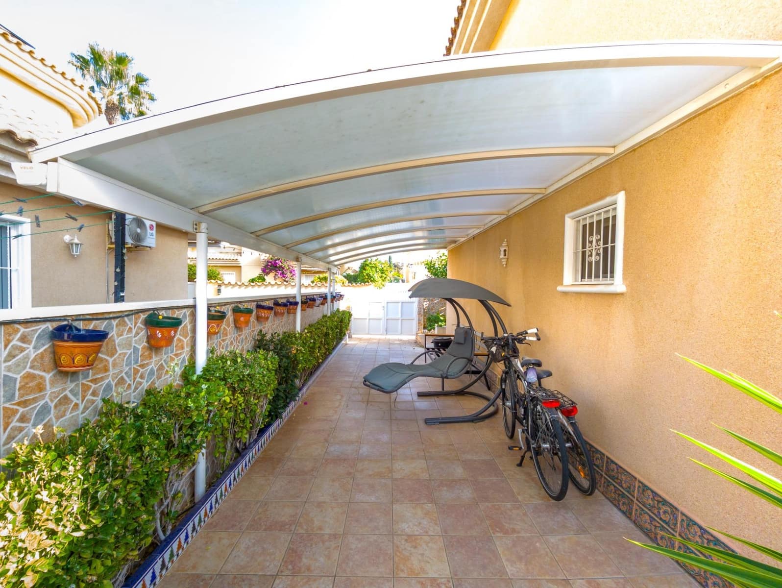3 chambre Villa/Maison à vendre à Torrevieja avec piscine - 325 000 € (Ref: 9481954)