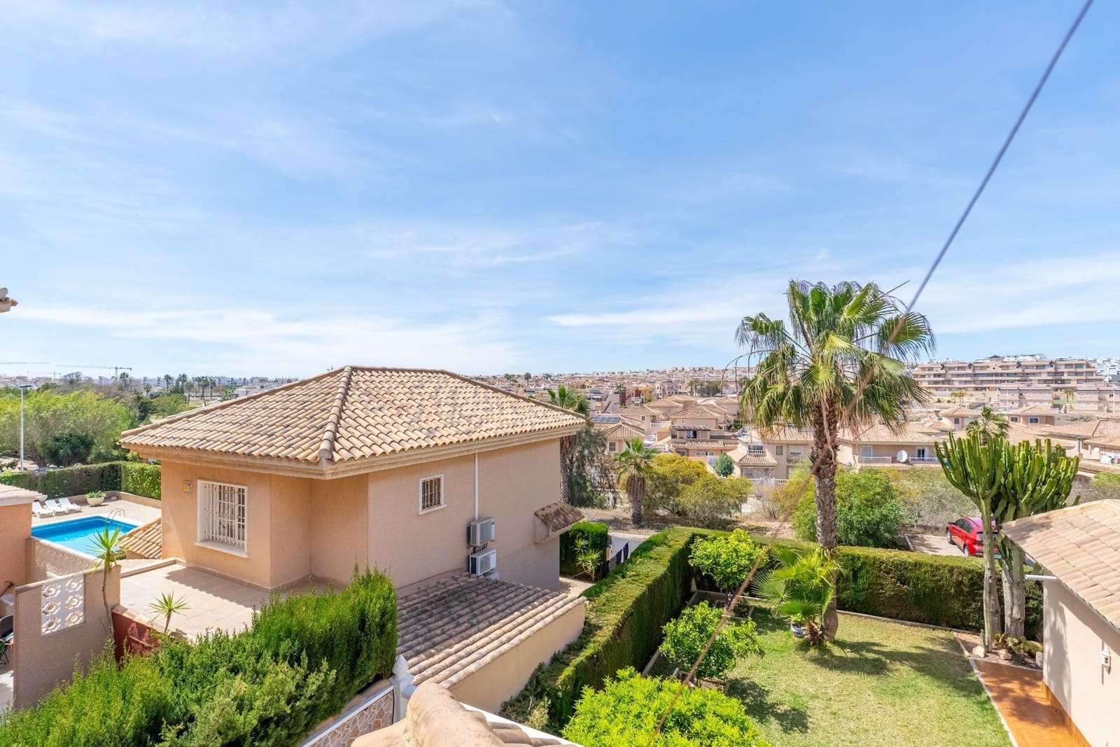 3 chambre Villa/Maison à vendre à Torrevieja avec piscine - 325 000 € (Ref: 9481954)