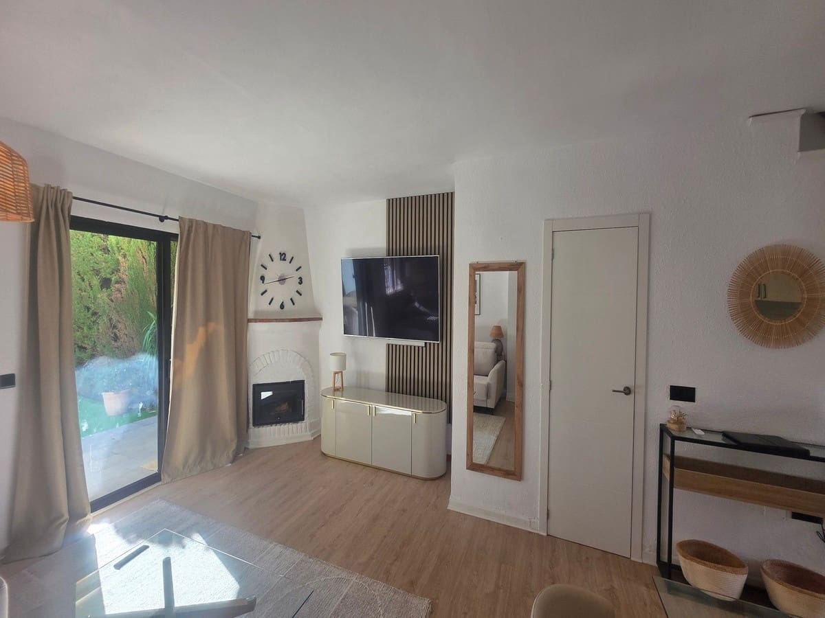 2 bedroom Townhouse for sale in Calahonda with pool - € 510,000 (Ref: 9481955)