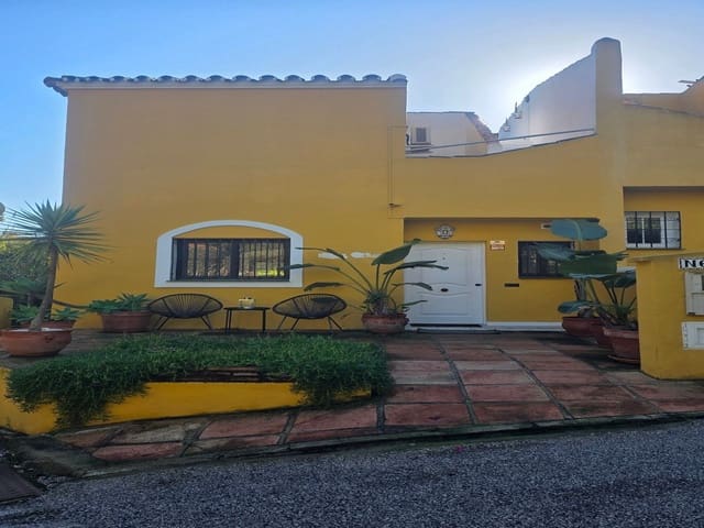 2 bedroom Townhouse for sale in Calahonda, Mijas with pool - € 510,000 (Ref: 9481955)