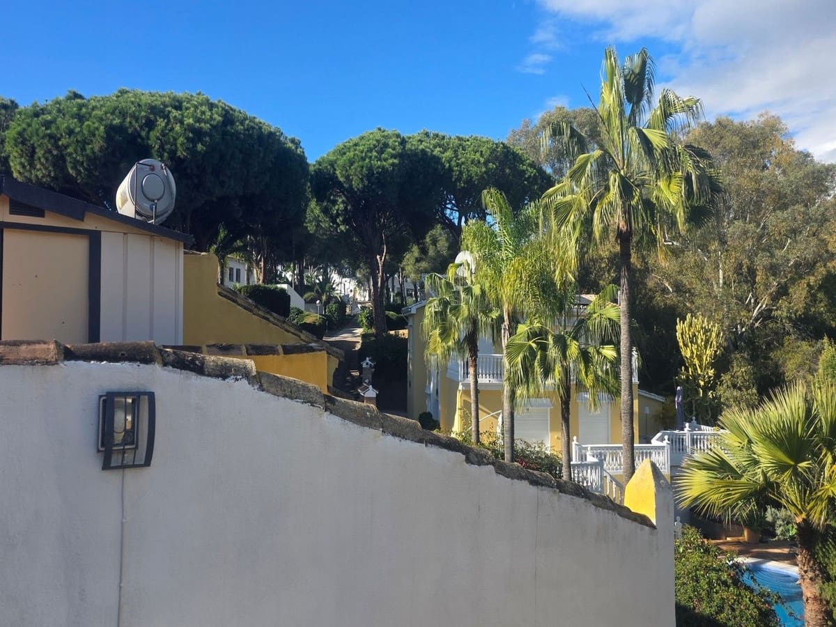 2 soveværelse Byhus til salg i Calahonda med swimmingpool - € 510.000 (Ref: 9481955)