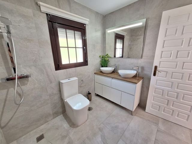 3 makuuhuone Huoneisto myytävänä paikassa La Cala de Mijas, Mijas mukana uima-altaan 
autotalli - 850 000 € (Ref: 9488259)