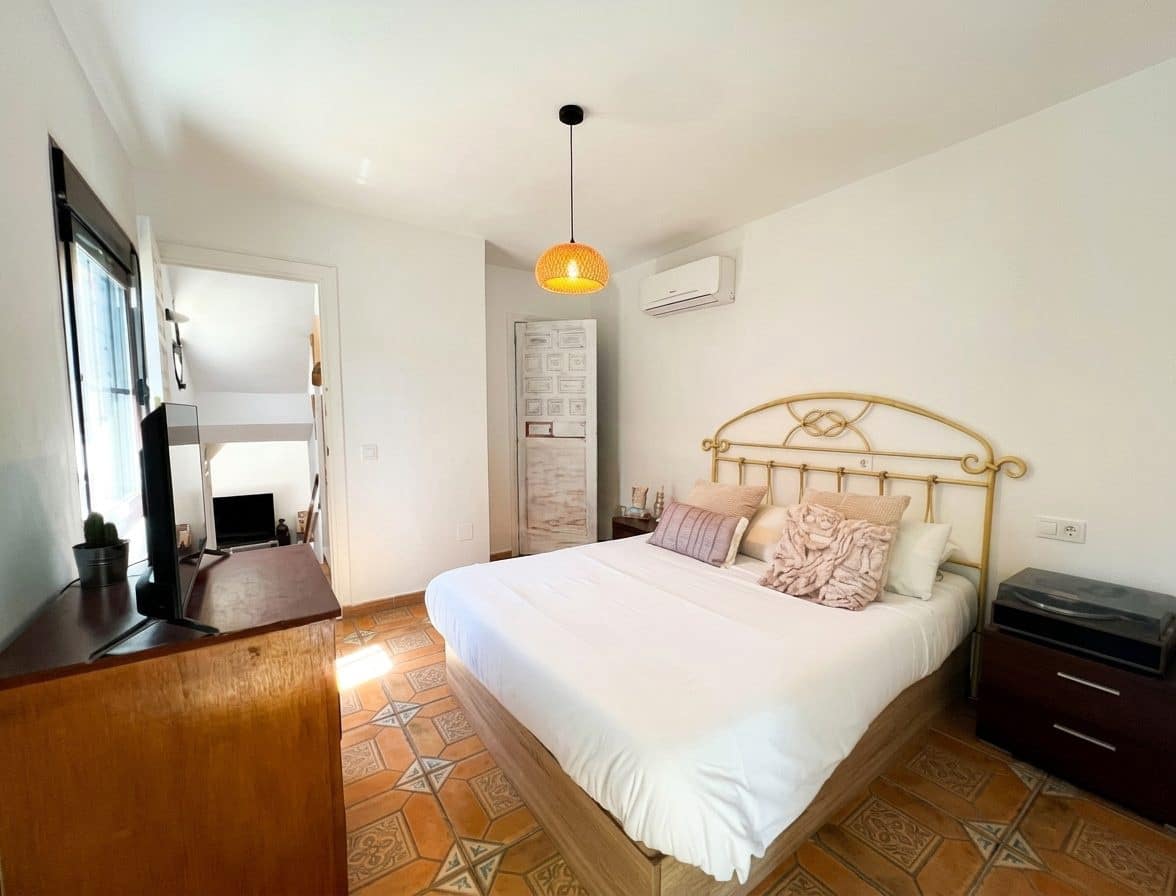 3 bedroom Villa for sale in La Cala de Mijas with pool garage - € 850,000 (Ref: 9488259)