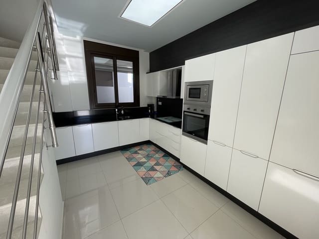 2 Zimmer Doppelhaus zu verkaufen in Villamartin, Orihuela mit Pool Garage - 299.000 € (Ref: 9488676)